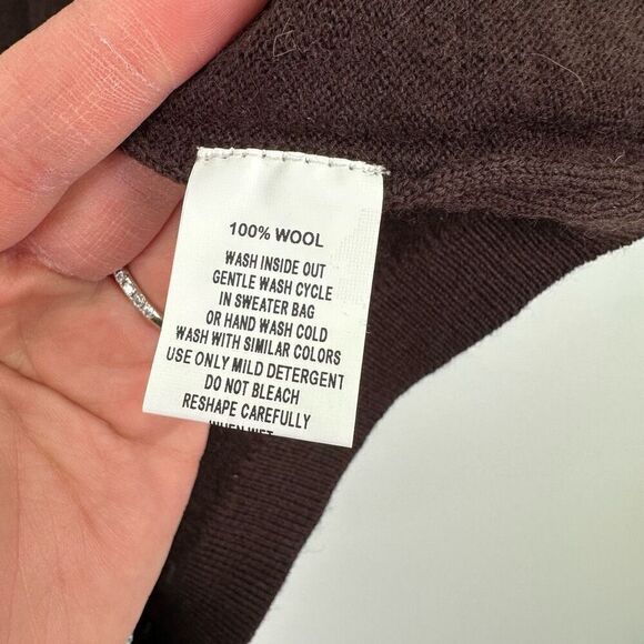 Product Think Tank Unisex Mt Abe 100% Wool Mahogany Brown V-neck Sweater Vest - Picture 5 of 9